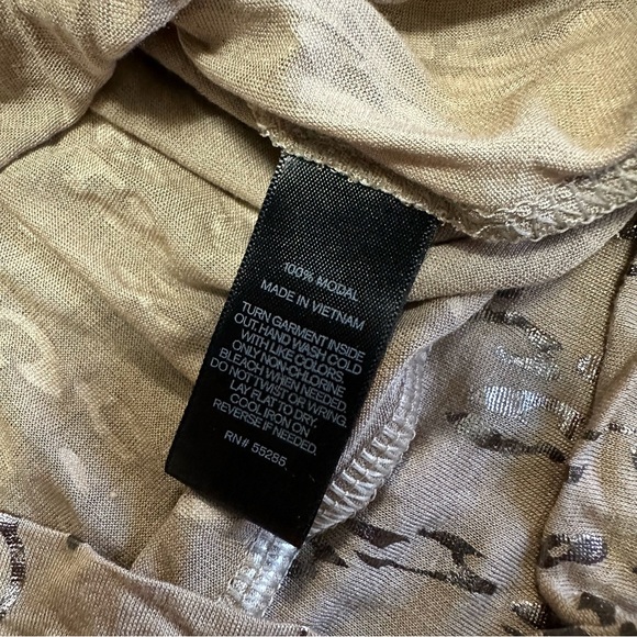 Express Size Medium Womens Dolman Style Leopard Animal Metallic Print Blouse Top - Picture 7 of 7